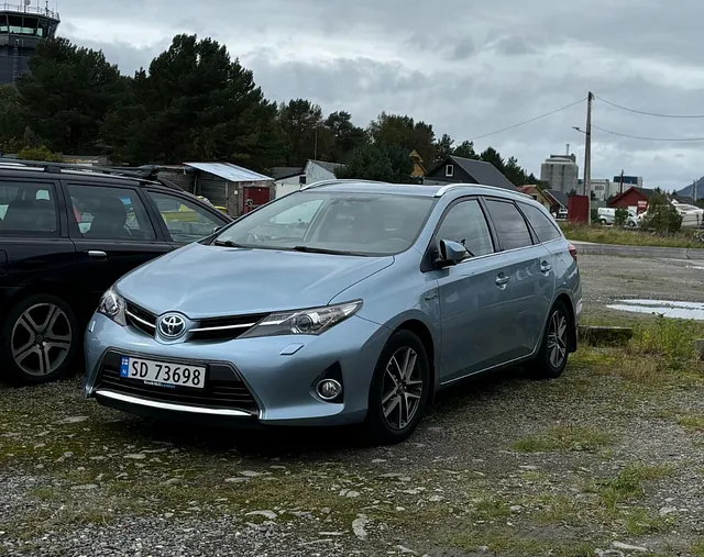 Toyota Auris Hybrid